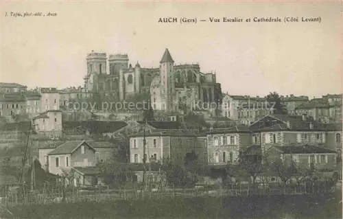 AK / Ansichtskarte Auch 32 Gers Vue Escalier Cathedrale Cote Levant 