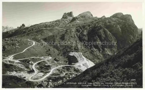 AK / Ansichtskarte Passo Falzarego 2117m Falzaregopass IT Strada delle Dolomiti Cinque Torri e Nudolao