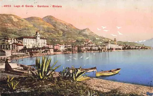AK / Ansichtskarte Gardone Riviera di Garda Fasano Lombardia IT Boote