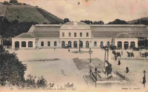 AK / Ansichtskarte BAR-LE-DUC 55 Meuse La Place de la Gare