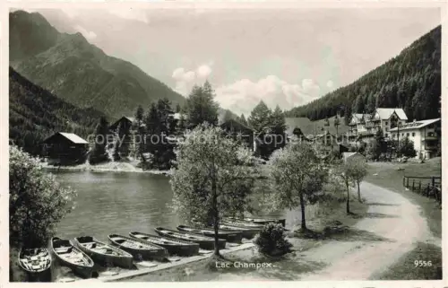AK / Ansichtskarte Lac Champex Entremont VS Uferweg am See Bootsverleih
