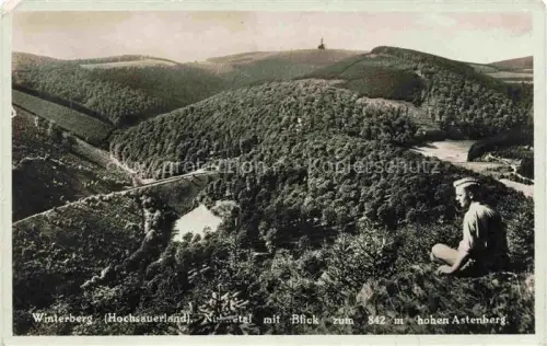 AK / Ansichtskarte Winterberg  Hochsauerland NRW mit Blick zum Hohen Astenberg