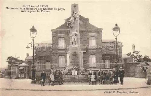 AK / Ansichtskarte Bruay-en-Artois Bruay-la-Buissiere BETHUNE 62 Pas-de-Calais Monument a a Memoire des Enfants du pays morts pour la France