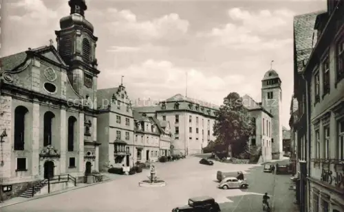 AK / Ansichtskarte Hachenburg Westerwald Rheinland-Pfalz Alter Markt mit Kirche
