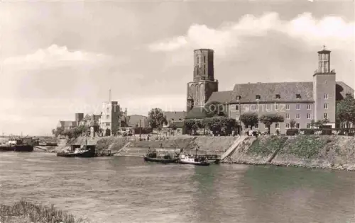 AK / Ansichtskarte Emmerich Rhein NRW Ansicht vom Rheinufer aus