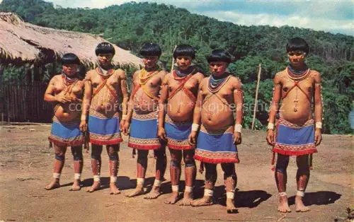 AK / Ansichtskarte Venezuela Indias Maquinitari adornadas para la fiesta Types et scènes