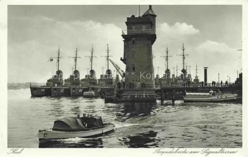 AK / Ansichtskarte KIEL  CITY Torpedoboote am Signalturm