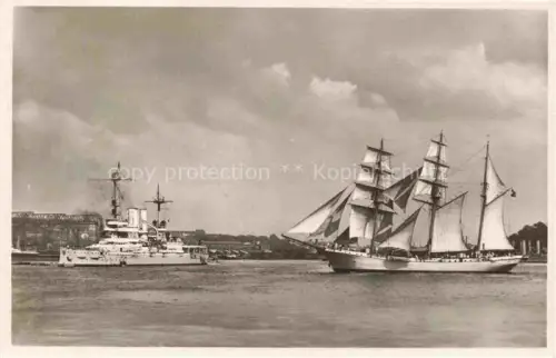 AK / Ansichtskarte KIEL  CITY Linienschiff Schleswig Holstein und Segelschulschiff Niobe im Hafen