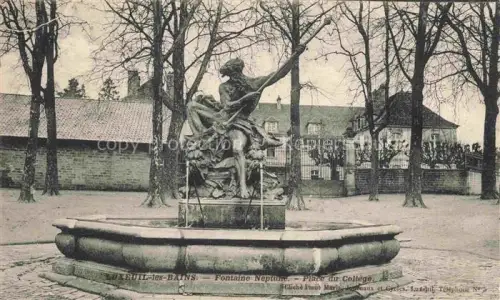 AK / Ansichtskarte Luxeuil-les-Bains LURE 70 Haute-Saone Fontaine Neptune Place du Collège