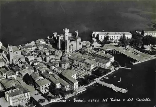 AK / Ansichtskarte SIRMIONE Lago di Garda IT Veduta aerea del Porto e del Castello
