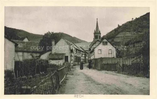 AK / Ansichtskarte Rech Ahr Ahrweiler Rheinland-Pfalz Dorfstrasse mit Kirche
