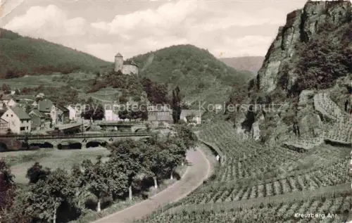 AK / Ansichtskarte Kreuzberg Ahr Altenahr Ahrweiler Rheinland-Pfalz Panorama mit Burg