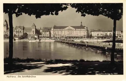 AK / Ansichtskarte KOBLENZ  Rhein Die Schiffsbruecke
