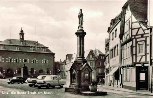 AK / Ansichtskarte Linz Rhein Rheinland-Pfalz Marktplatz Monument