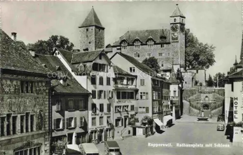AK / Ansichtskarte Rapperswil Aarberg BE Rathausplatz Schloss