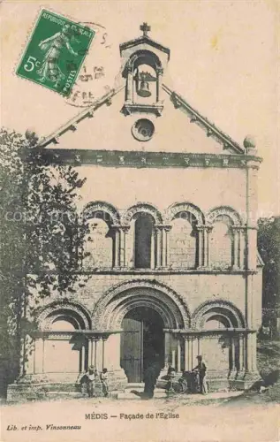 AK / Ansichtskarte Medis Saintes 17 Charente-Maritime Facade de l'église