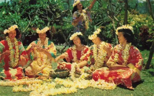 AK / Ansichtskarte Hawaii Island Hawaii USA Flower Leis