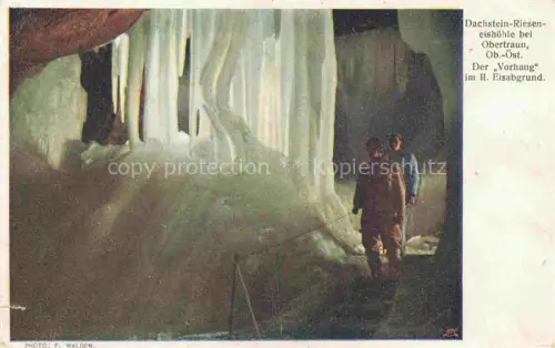AK / Ansichtskarte Obertraun Traunviertel Oberoesterreich AT Dachstein Rieseneishoehle Der Vorhang im II Eisabgrund