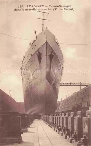 AK / Ansichtskarte LE HAVRE 76 Transatlantique dans la nouvelle cale sèche vu de l'avant