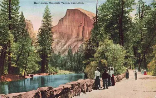 AK / Ansichtskarte Yosemite Valley Yosemite-National Park California USA Half Dome