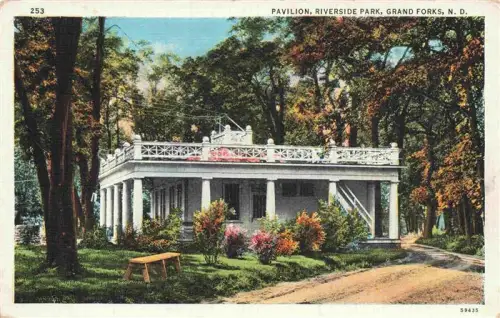 AK / Ansichtskarte Grand Forks North Dakota USA Pavilion Riverside Park