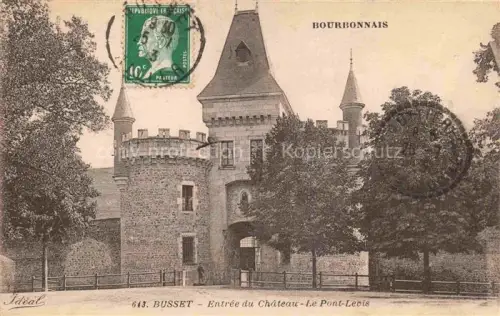 AK / Ansichtskarte Busset VICHY 03 Allier Entrée du Château Pont Levis