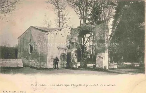 AK / Ansichtskarte ARLES 13 Bouches-du-Rhone Les Aliscamps Chapelle et Porte de la Genouillade