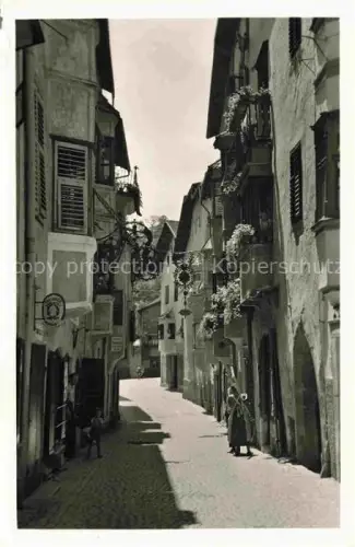 AK / Ansichtskarte Klausen Chiusa Eisacktal Bolzano Suedtirol IT Gasse Altstadt