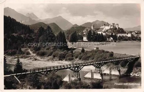 AK / Ansichtskarte Fuessen am Lech Allgaeu Bayern mit Lechsteeg