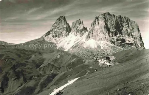 AK / Ansichtskarte Passo Sella 2240m Selva Val Gardena IT Albergo Maria Flora Gruppo del Sassolungo