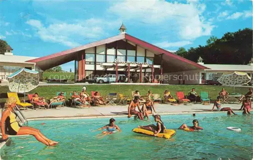 AK / Ansichtskarte Pittsfield Massachusetts USA The Edgewood Motel Swimming Pool