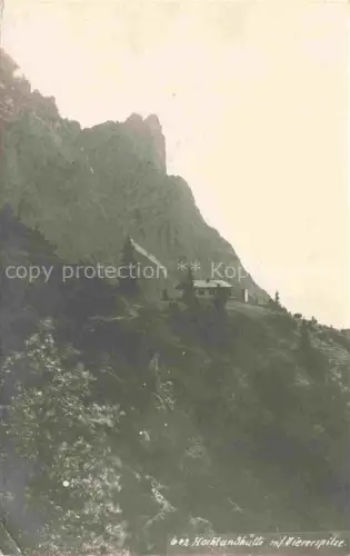 AK / Ansichtskarte Hochlandhuette 1630m Woerner Mittenwald Bayern mit Viererspitze