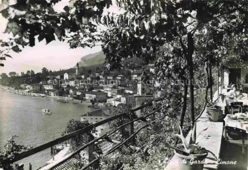 AK / Ansichtskarte Limone-sul-Garda Brescia Lombardia IT Panorama Blick von einer Terrasse