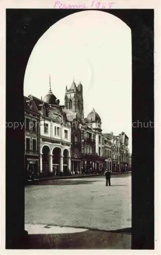AK / Ansichtskarte PERONNE  80 Somme Côté Nord de la Grande Place