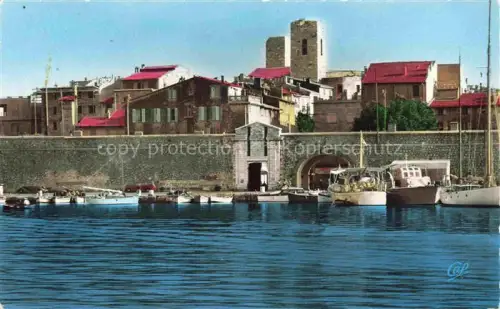 AK / Ansichtskarte ANTIBES 06 Alpes Maritimes Les remparts et le port