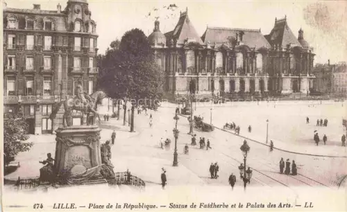 AK / Ansichtskarte LILLE 59 Nord Place de la République Statue de Faidherbe Palais des Arts