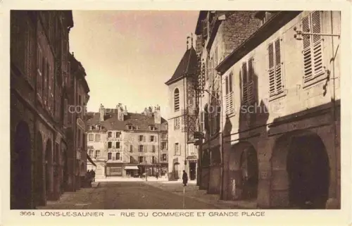 AK / Ansichtskarte Lons-le-Saunier 39 Jura Rue du Commerce et Grande Place Collection le Jura