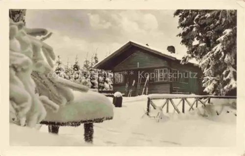 AK / Ansichtskarte Ilmenau  Thueringen Bobhuette auf dem Lindenberg im Winterzauber