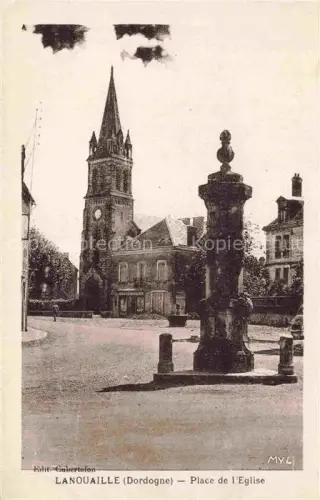 AK / Ansichtskarte Lanouaille Nontron 24 Dordogne Place de l'Eglise