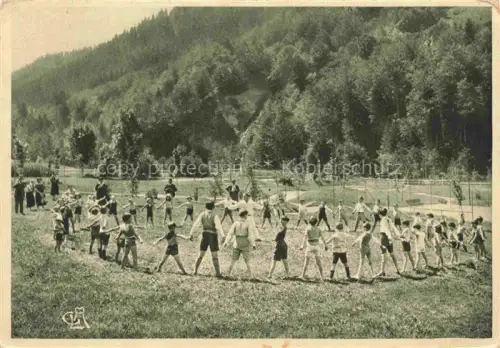 AK / Ansichtskarte La Bourboule-les-Bains 63 Puy-de-Dome Parc d'enfants lecon de gymnastique en plein air