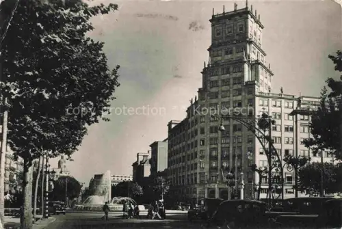 AK / Ansichtskarte BARCELONA Cataluna ES Fuente monumental en la Avenida de Jose Antonio y Paseo de Gracia