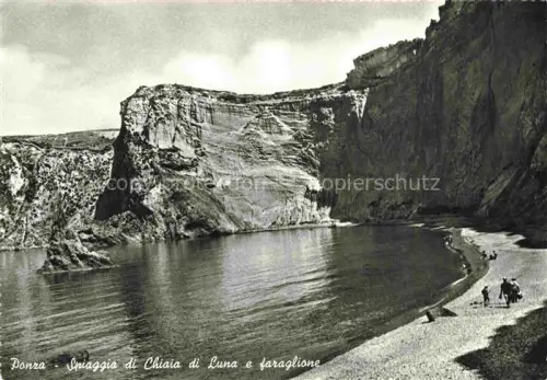 AK / Ansichtskarte Ponza Latina Lazio IT Spiaggia di Chiaia di Luna e faraglione