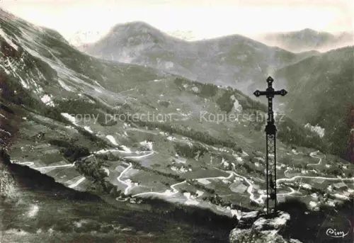 AK / Ansichtskarte Giettaz La Albertville 73 Savoie Les Lacets de la Giettaz vus de la Croix de Fer