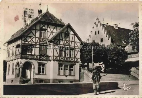AK / Ansichtskarte Riquewihr Ribeauville 68 Haut Rhin Maison Alsacienne la porte et le château
