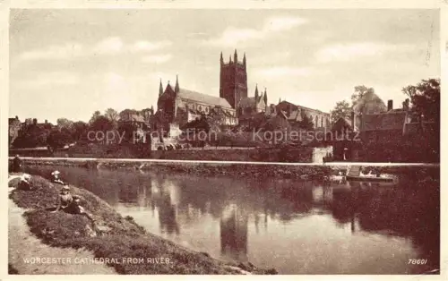 AK / Ansichtskarte Worcester  UK Worcester Cathedral from River