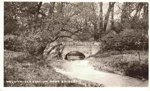 AK / Ansichtskarte Welwyn Hatfield Hertfordshire UK Old Station Road Bridge