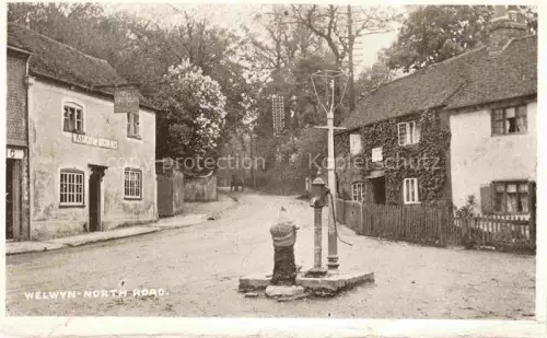 AK / Ansichtskarte Welwyn Hatfield Hertfordshire UK North Road