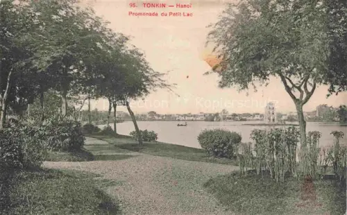 AK / Ansichtskarte Tonkin Region Hanoi Vietnam Promenade du Petit Lac