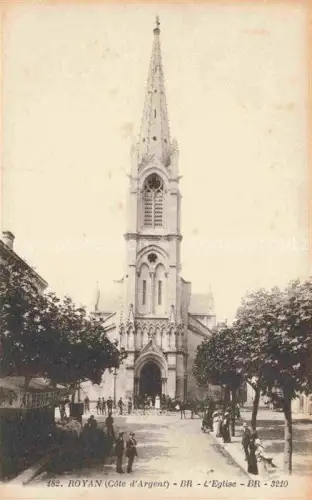 AK / Ansichtskarte ROYAN Poitiers-Charentes 17 Charente-Maritime Eglise Kirche