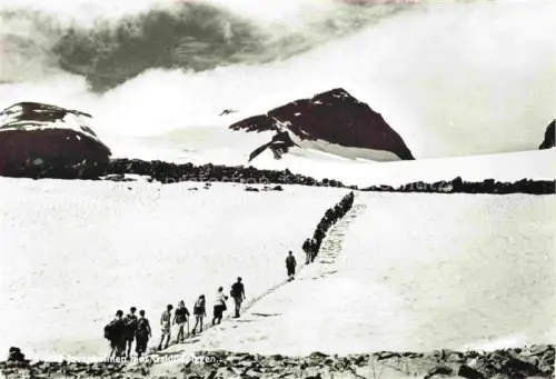 AK / Ansichtskarte Jotunheimen Norge Bergsteiger Gebirgspanorama